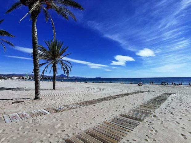 "Campello Beachside Duplex, Coastal Escape, Only 50 Meters From Sea" El Campello Zewnętrze zdjęcie